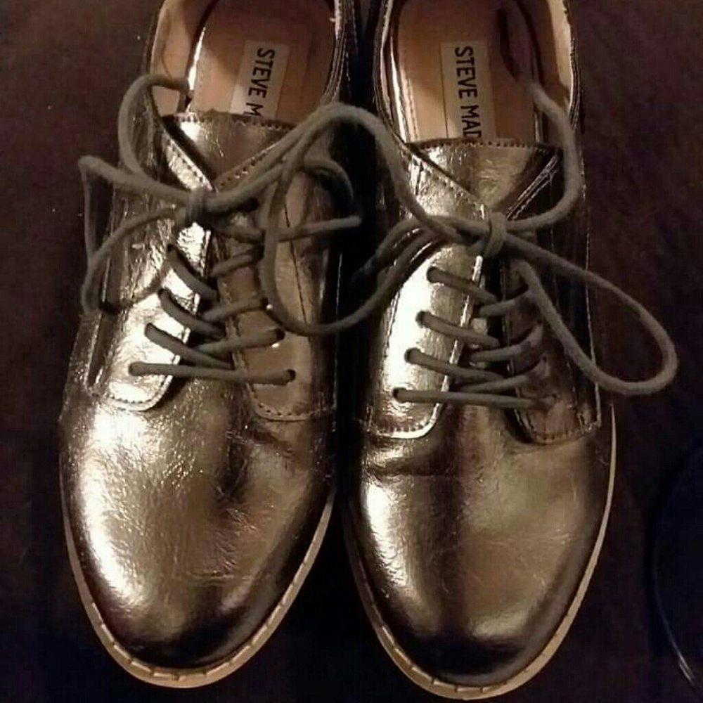 Leather platform sneakers